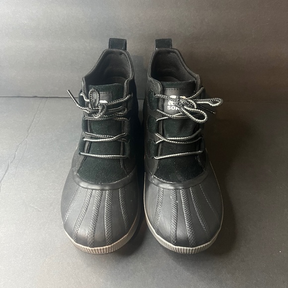 SOREL Out N About III Duck Boot Size 7.5 Color: Black & Grey - Picture 2 of 10